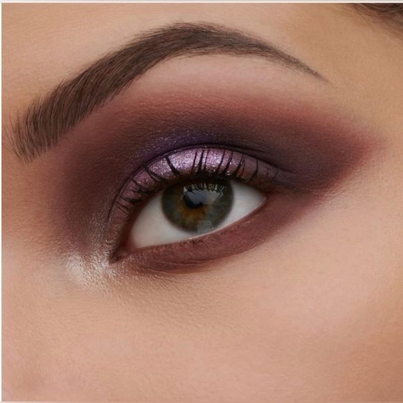 MAC Limited Edition-Snowbody’s Business Eye Shadow Palette X 12, New in Box - Picture 8 of 10